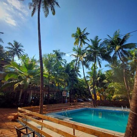 Coconut Garden Beach House Mālvan 외부 사진